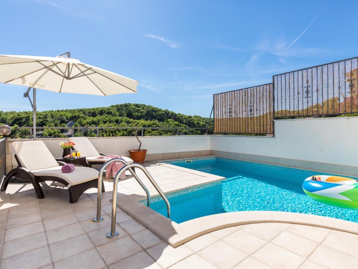 Luxurious Villa In Selca With Pool Dış mekan fotoğraf