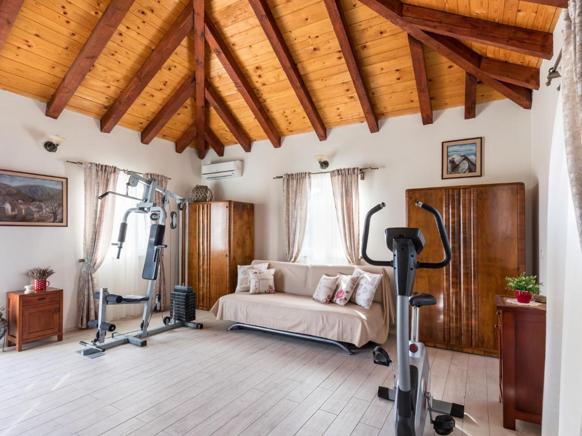 Luxurious Villa In Selca With Pool Dış mekan fotoğraf
